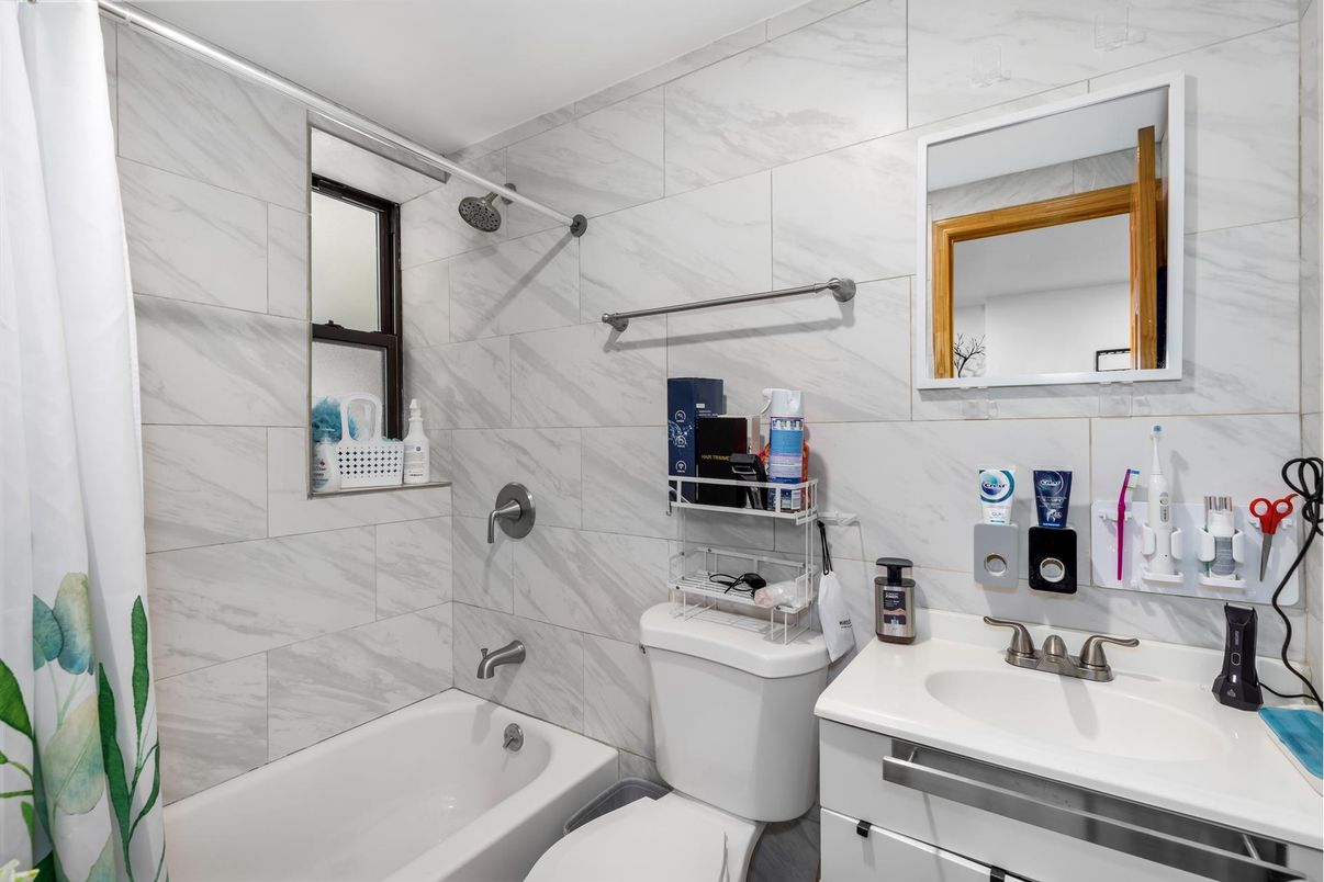 Bathroom, Interior, Marble Walls