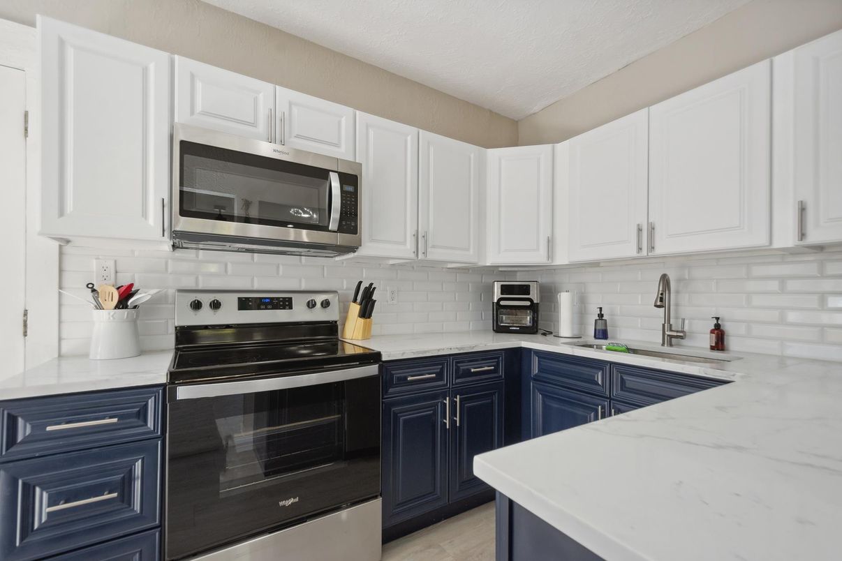 Interior, Kitchen, Stainless Steel Appliances