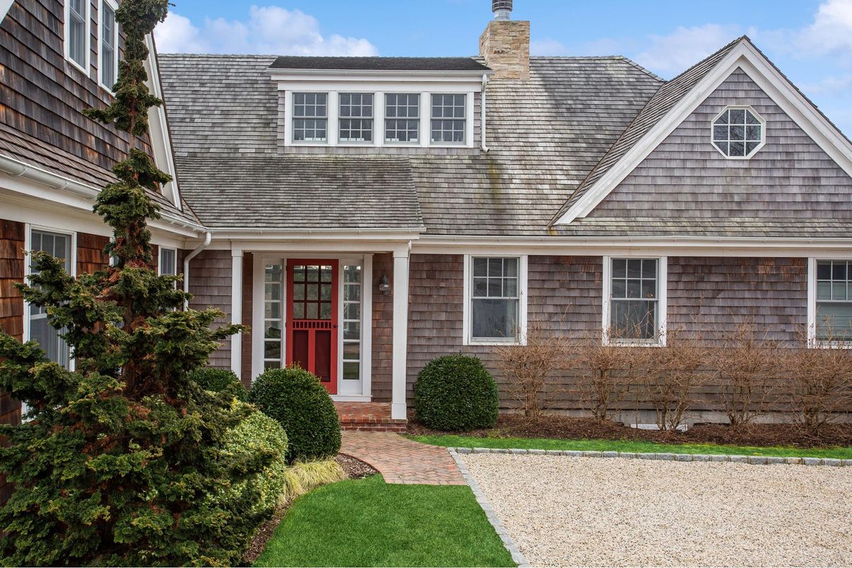 Exterior, Facade, Cape Cod