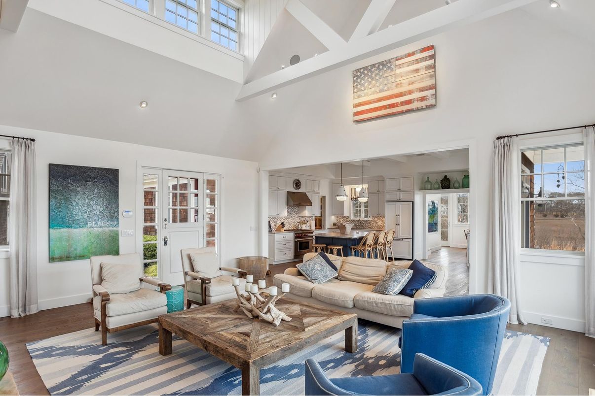 Interior, Kitchen, Living room, Pendant Lights, Recessed Lighting, Wood Texture Flooring