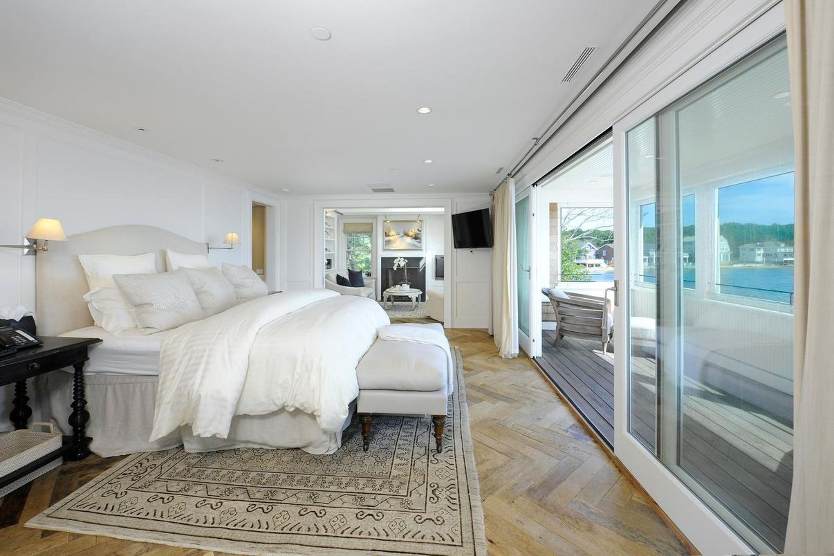 Bedroom, Interior, Recessed Lighting, Water, Wood Texture Flooring