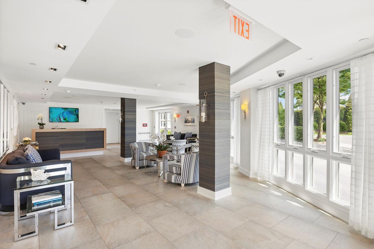 Dining room, Interior, Pendant Lights, Recessed Lighting