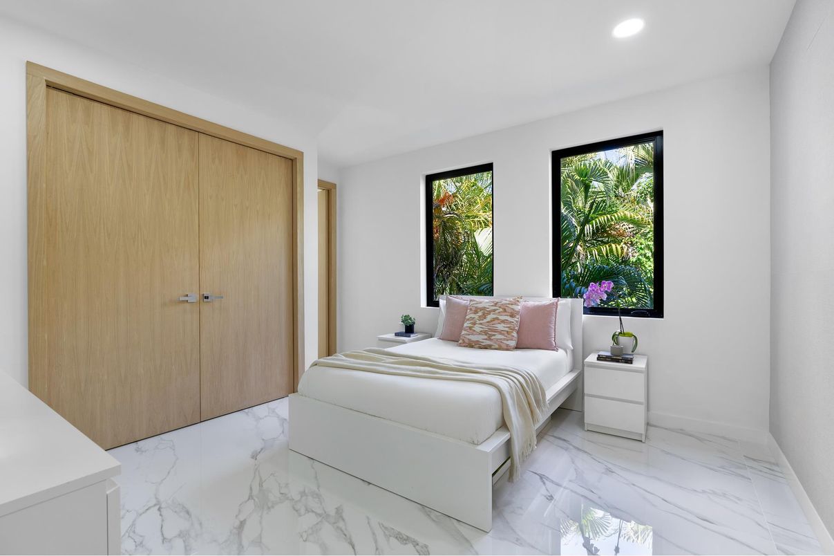 Bedroom, Interior, Marble, Recessed Lighting
