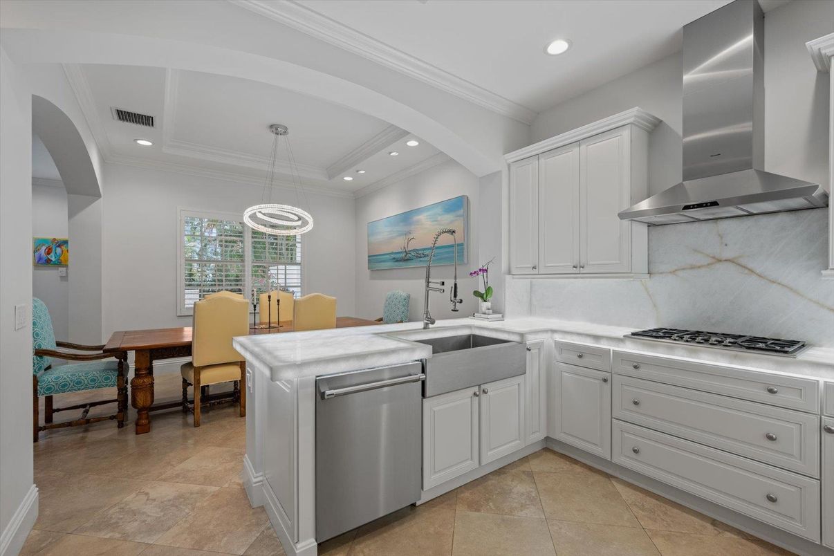 Dining room, Interior, Kitchen, Pendant Lights, Recessed Lighting, Stainless Steel Appliances