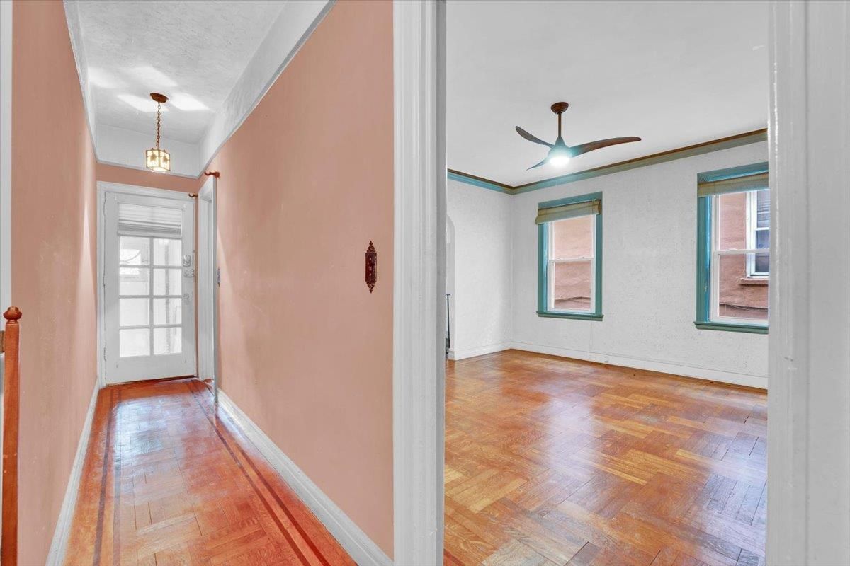 Empty room, Interior, Pendant Lights, Wood Texture Flooring