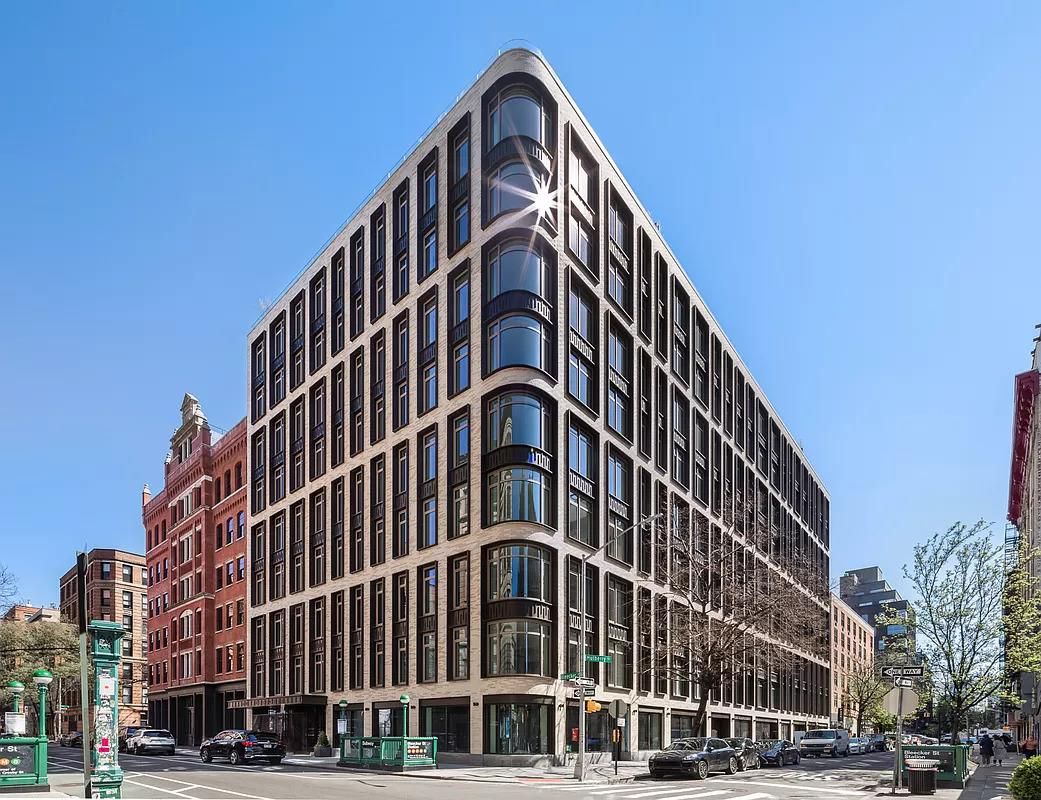 Exterior, Facade, Highrise