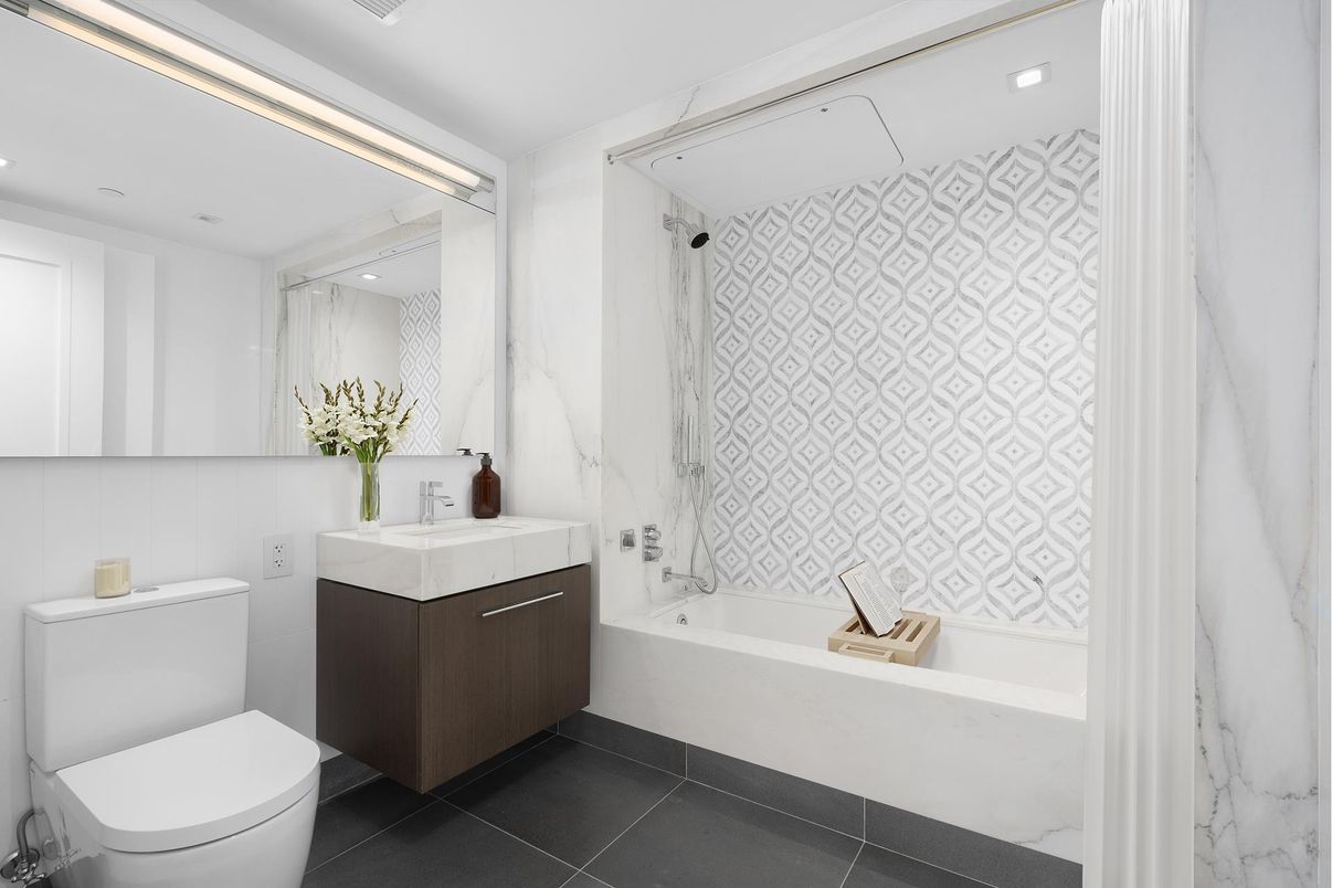 Bathroom, Interior, Recessed Lighting