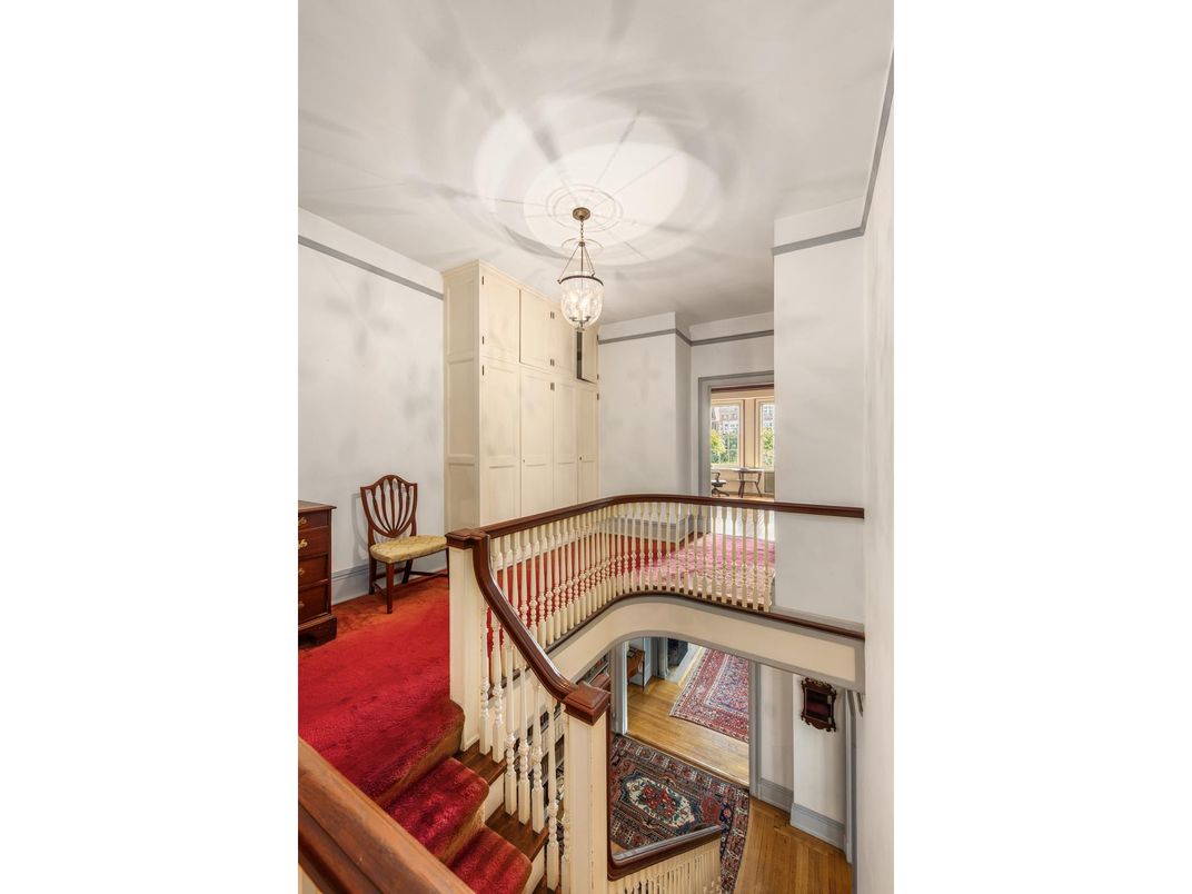 Chandelier, Interior
