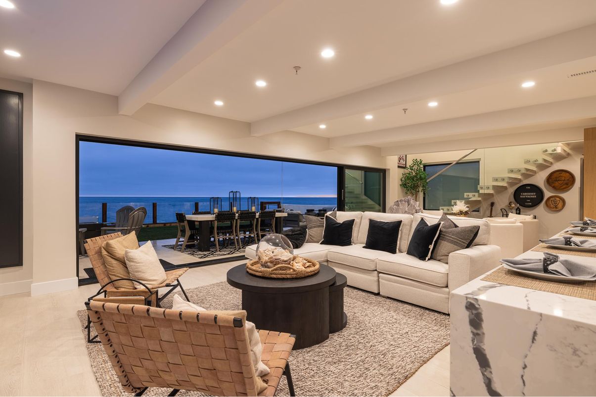 Interior, Living room, Recessed Lighting, Water
