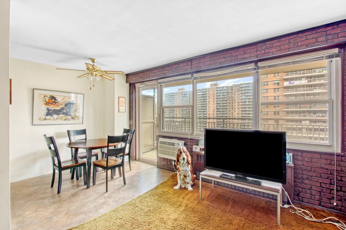 Dining room, Interior