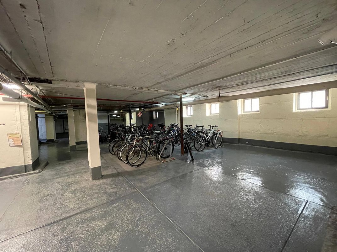 Garage, Interior
