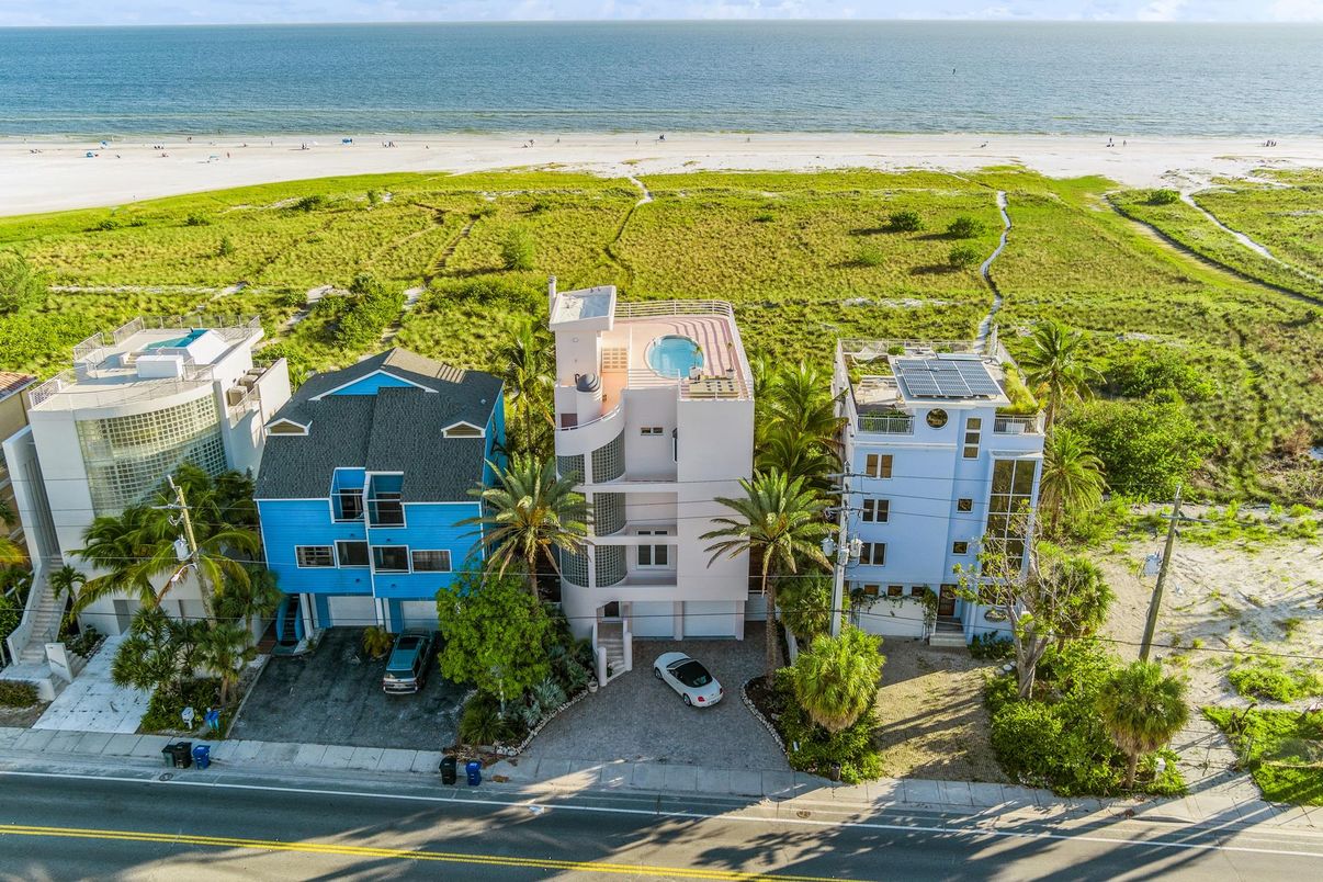 Exterior, Drone