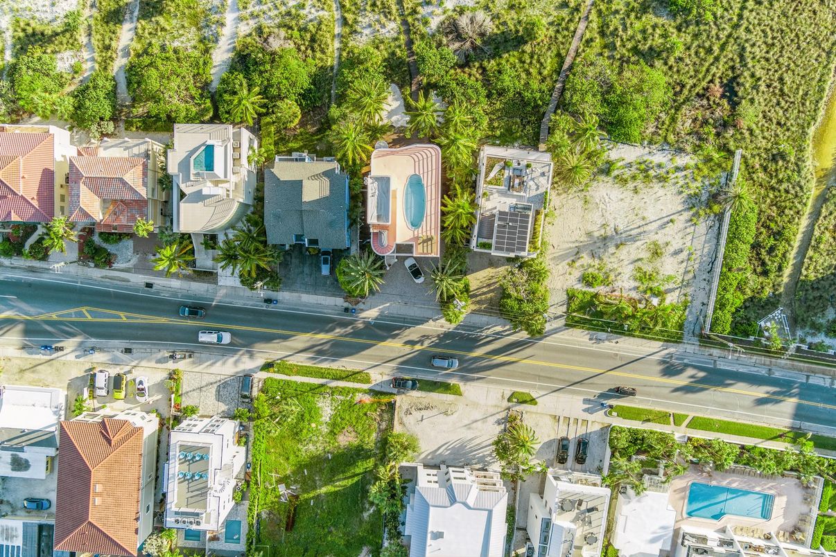 Exterior, Drone