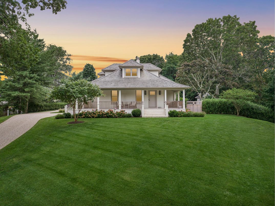 Backyard, Exterior, Facade, French Provincial