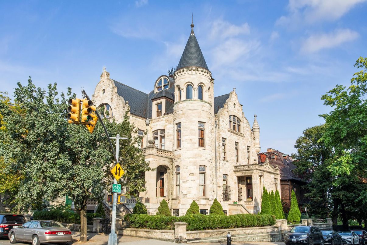 Exterior, Facade, Queen Anne Victorian