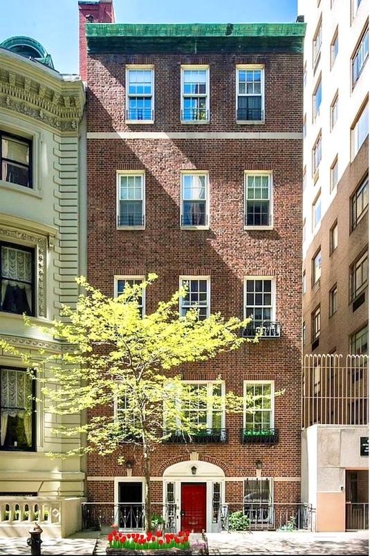 Exterior, Facade, Brick Facade, Rowhouse
