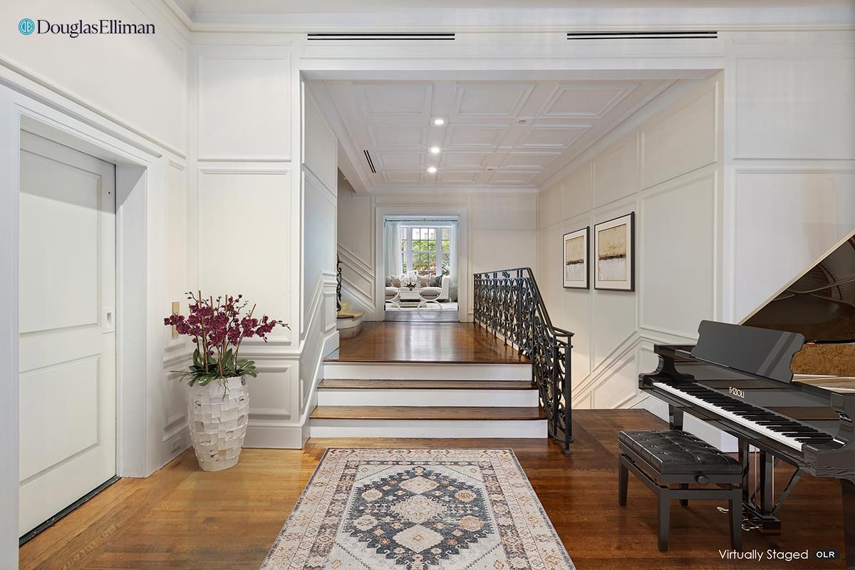 Interior, Piano, Recessed Lighting, Wood Texture Flooring