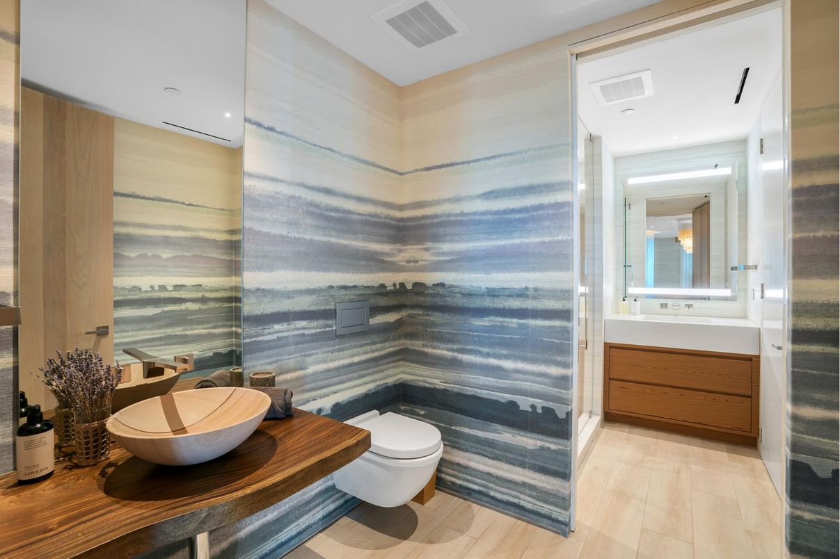 Bathroom, Interior, Recessed Lighting, Wood Texture Flooring