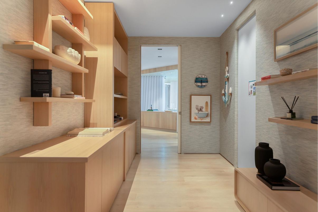 Interior, Recessed Lighting, Wood Texture Flooring