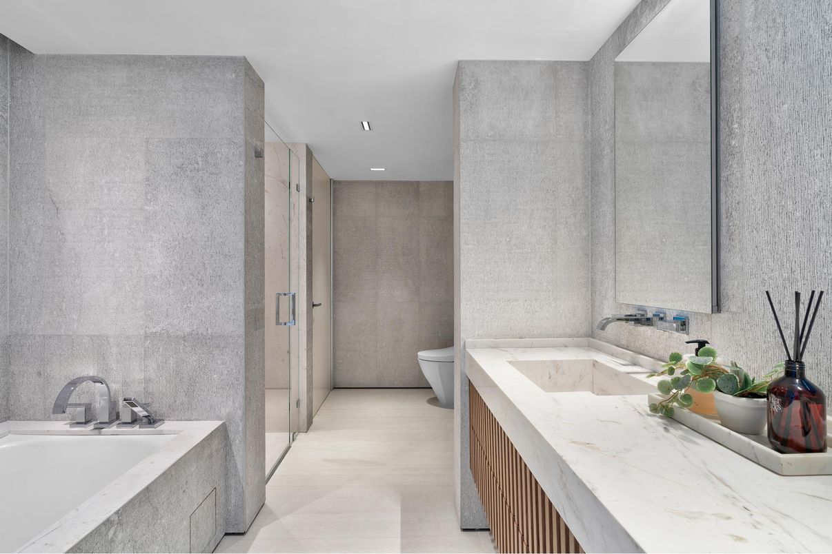 Bathroom, Dual Sink Vanities, Interior, Recessed Lighting