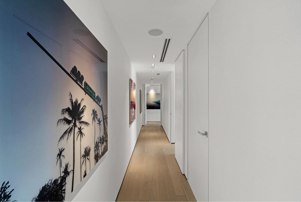 Interior, Recessed Lighting, Wood Texture Flooring