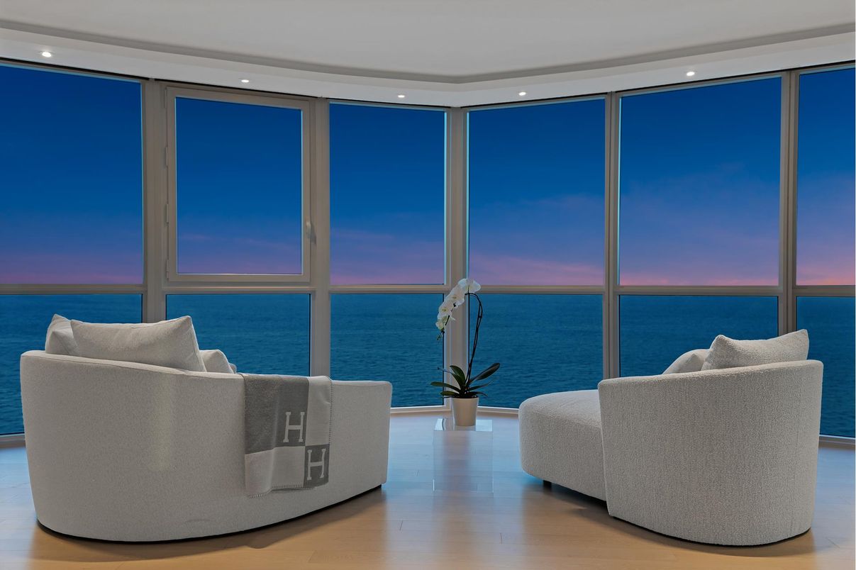 Interior, Living room, Recessed Lighting, Water, Wood Texture Flooring
