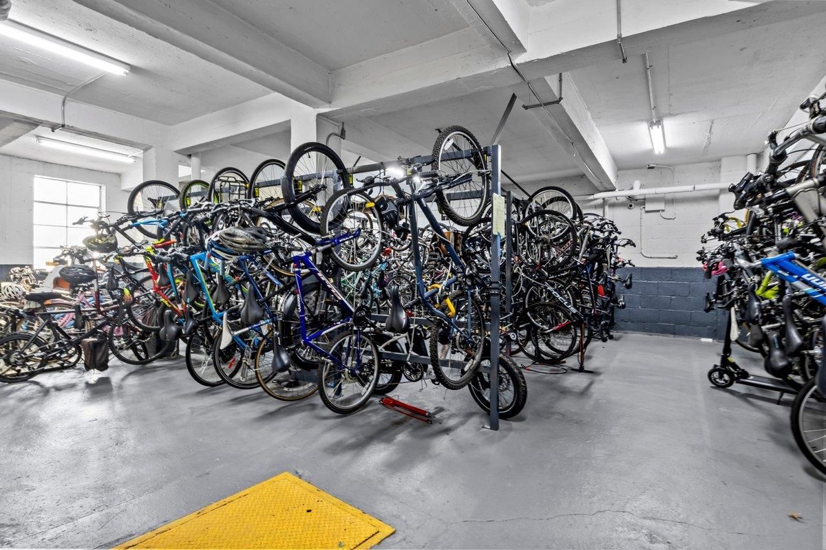 Garage, Interior