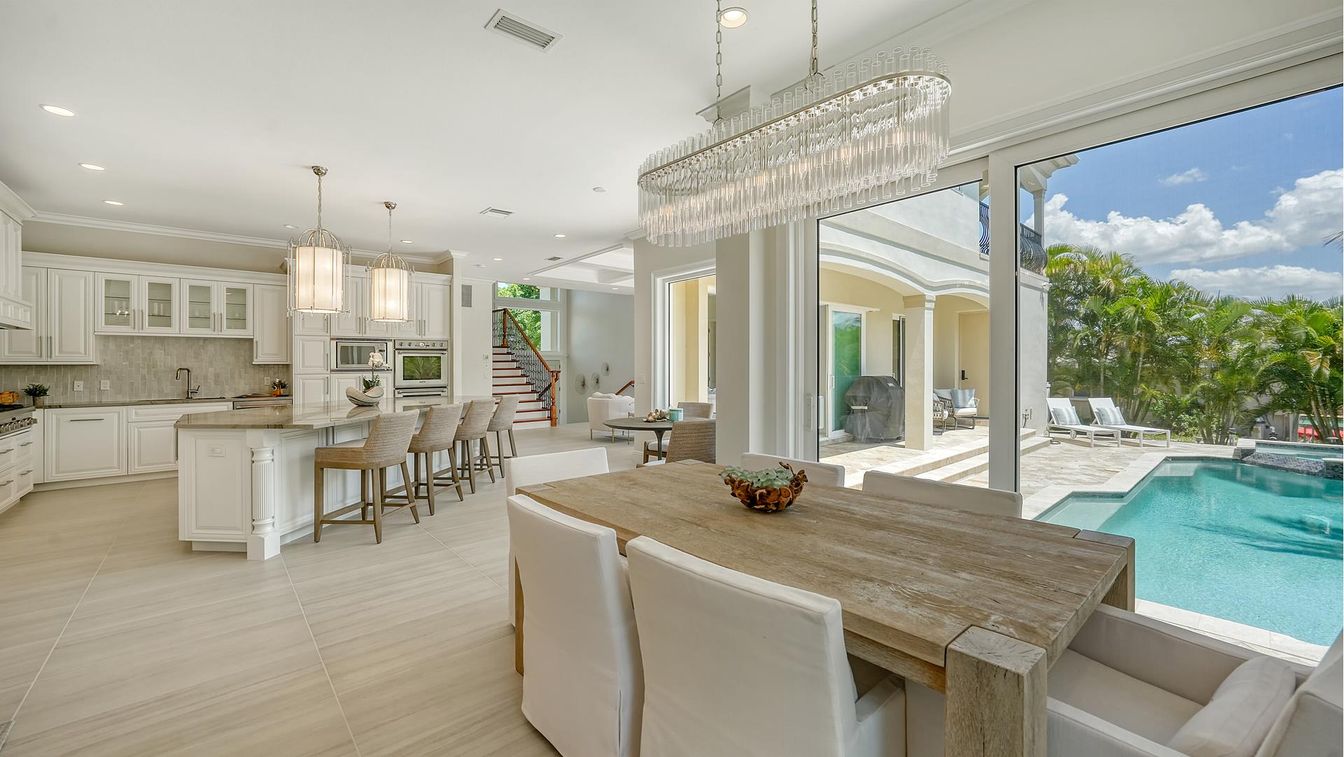 Chandelier, Dining room, Interior, Kitchen, Pendant Lights, Recessed Lighting, Stainless Steel Appliances