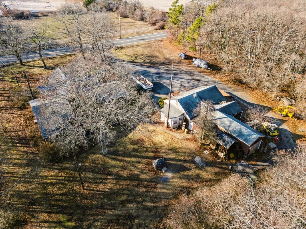 Exterior, Drone