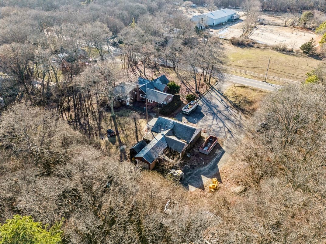 Exterior, Drone
