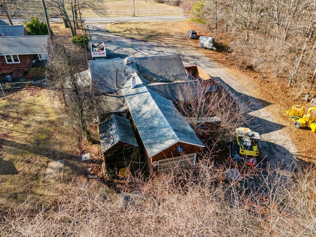 Exterior, Drone