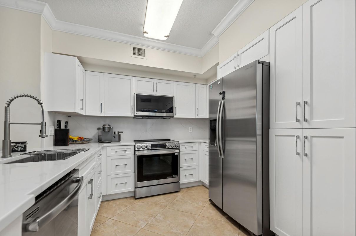 Interior, Kitchen, Stainless Steel Appliances