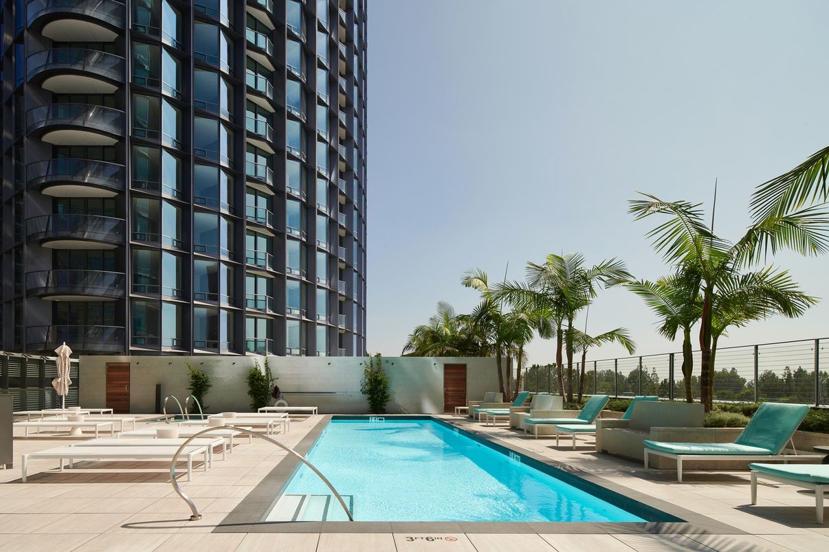Exterior, Pool