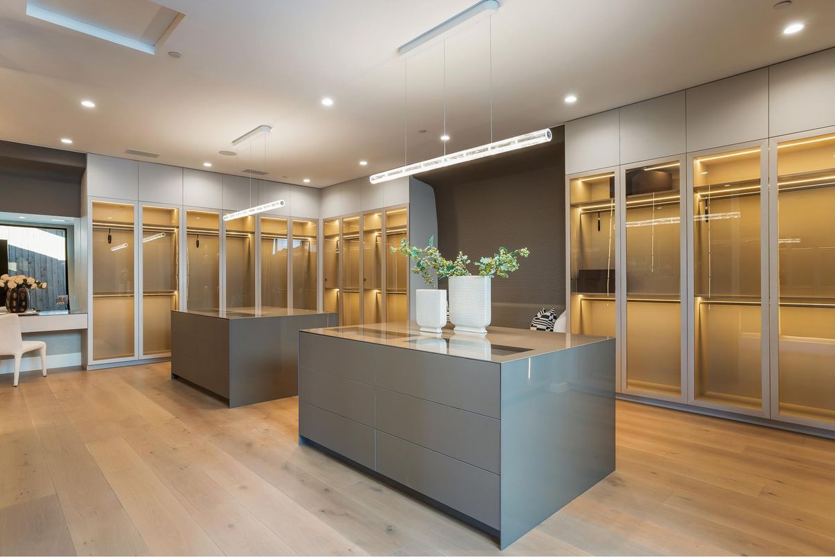 Interior, Pendant Lights, Recessed Lighting, Wood Texture Flooring