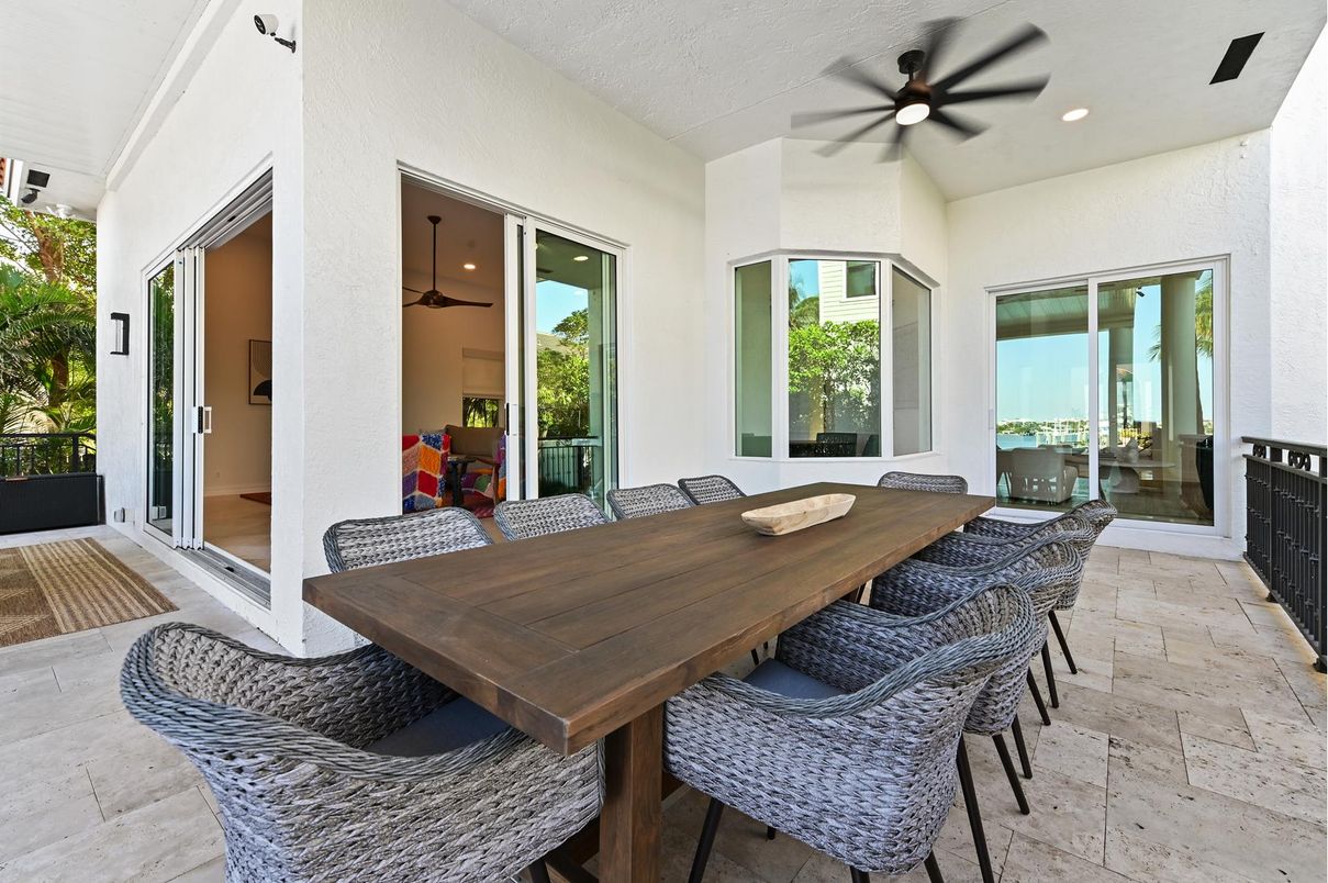 Exterior, Recessed Lighting