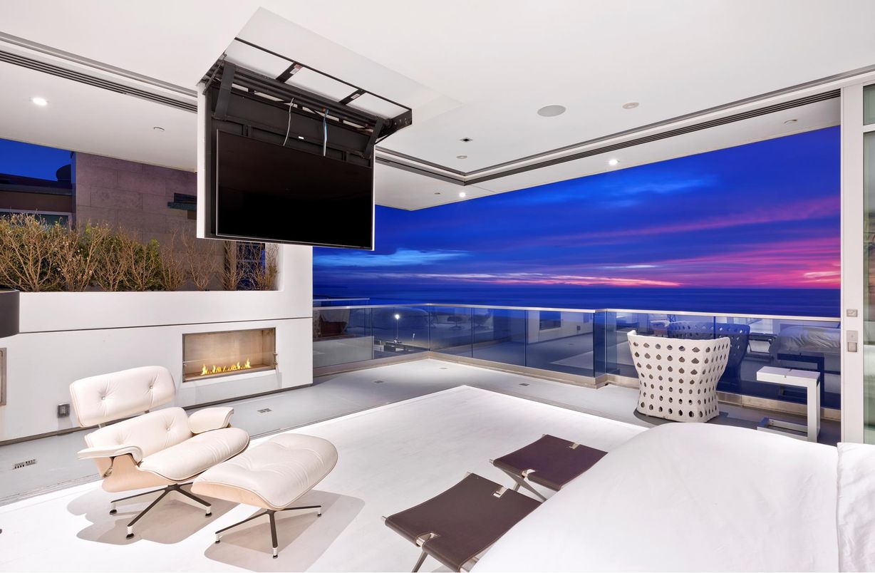 Fireplace, Interior, Recessed Lighting, Water