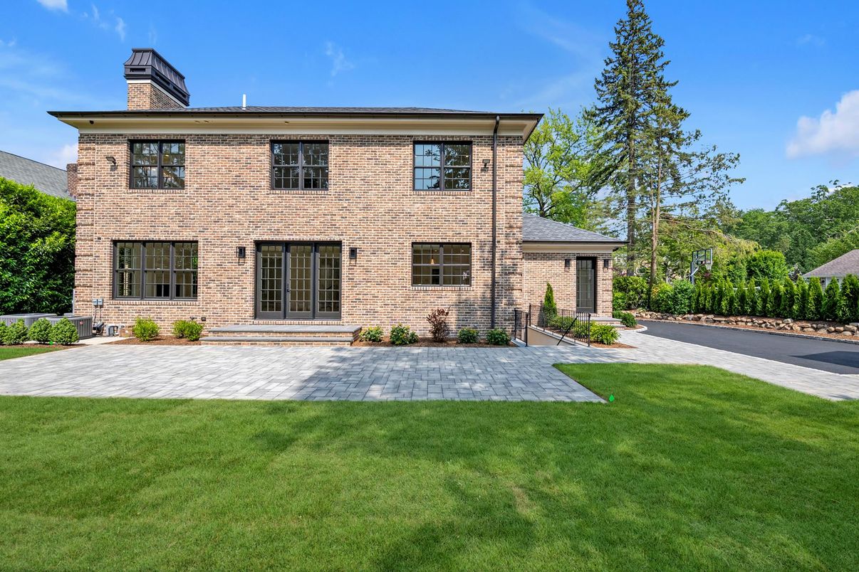 Backyard, Exterior, Facade, Brick Facade, Georgian