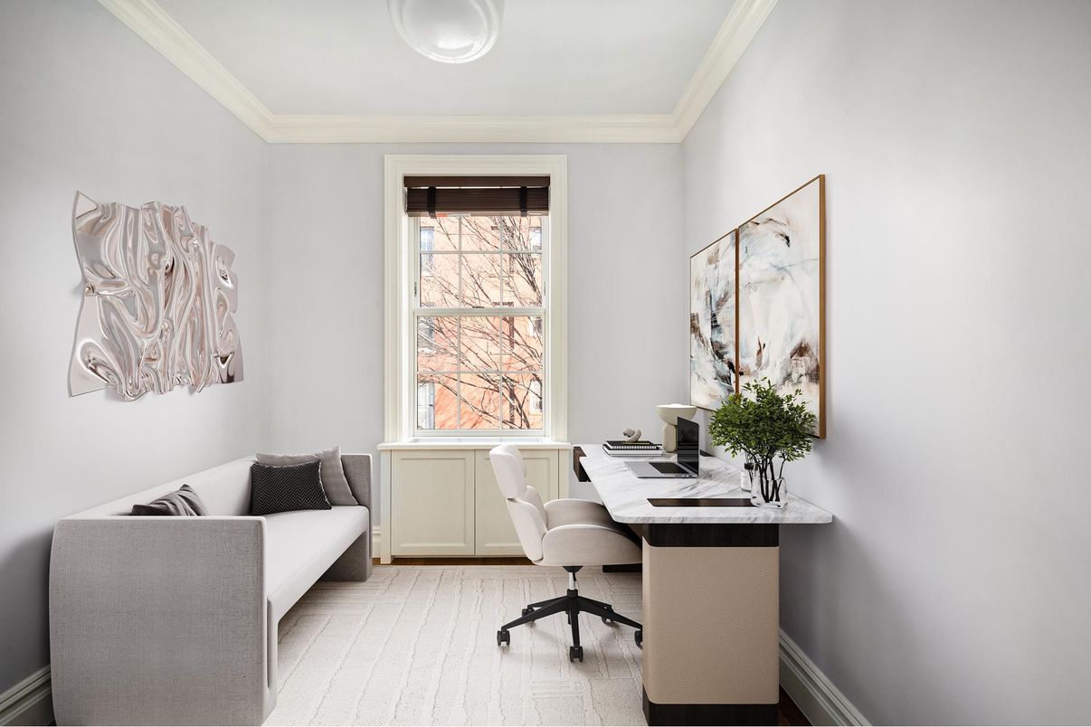 Home Office, Interior