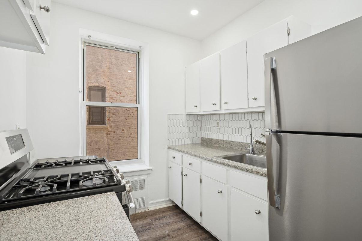 Interior, Kitchen, Recessed Lighting, Wood Texture Flooring