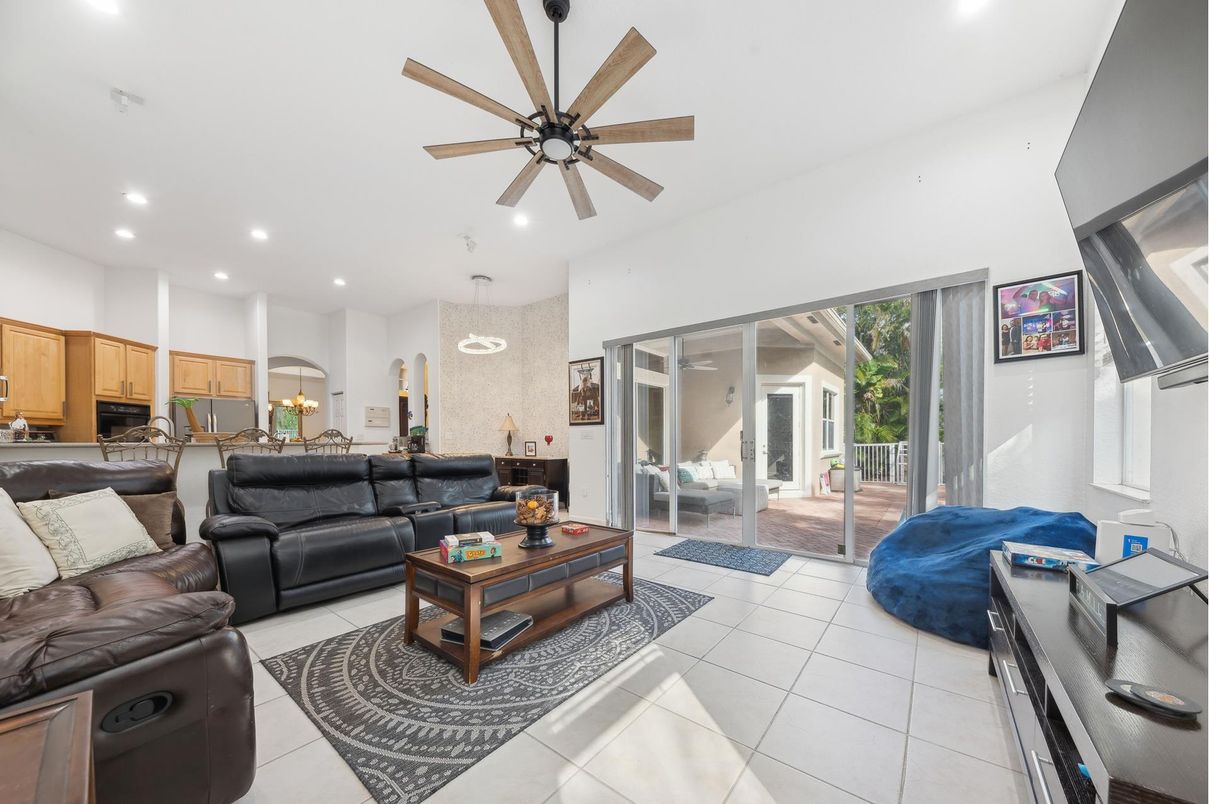 Interior, Kitchen, Living room, Pendant Lights, Recessed Lighting