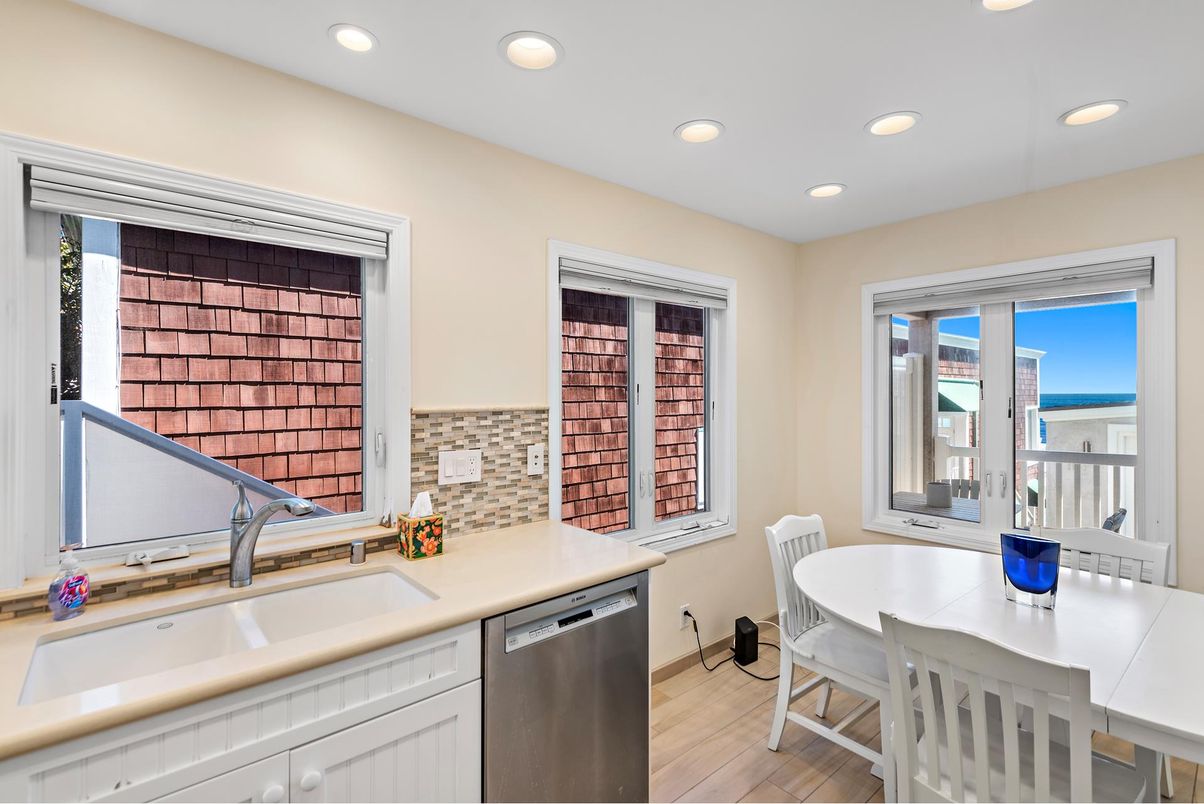 Dining room, Interior, Kitchen, Recessed Lighting, Wood Texture Flooring