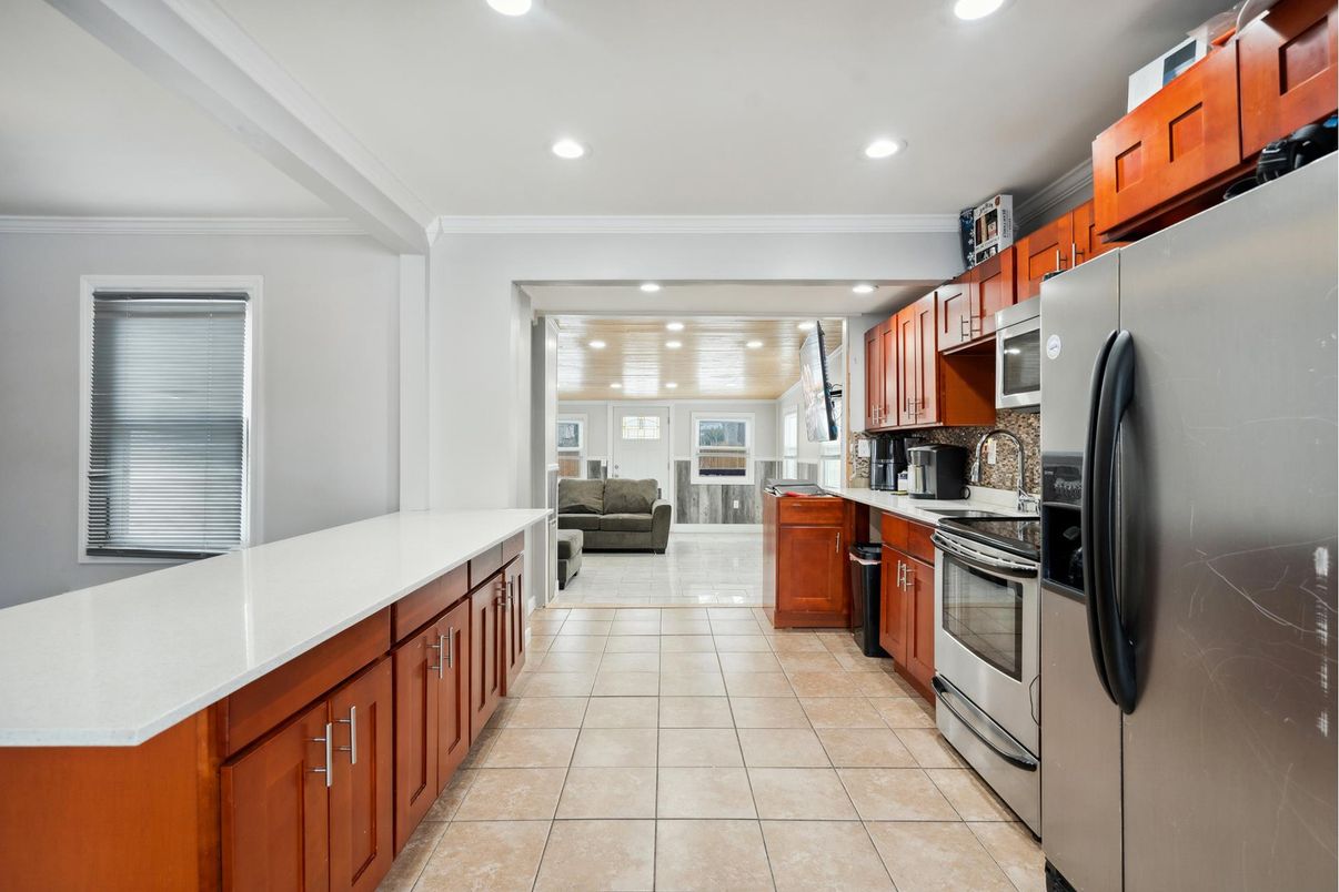 Interior, Kitchen, Living room, Recessed Lighting, Stainless Steel Appliances