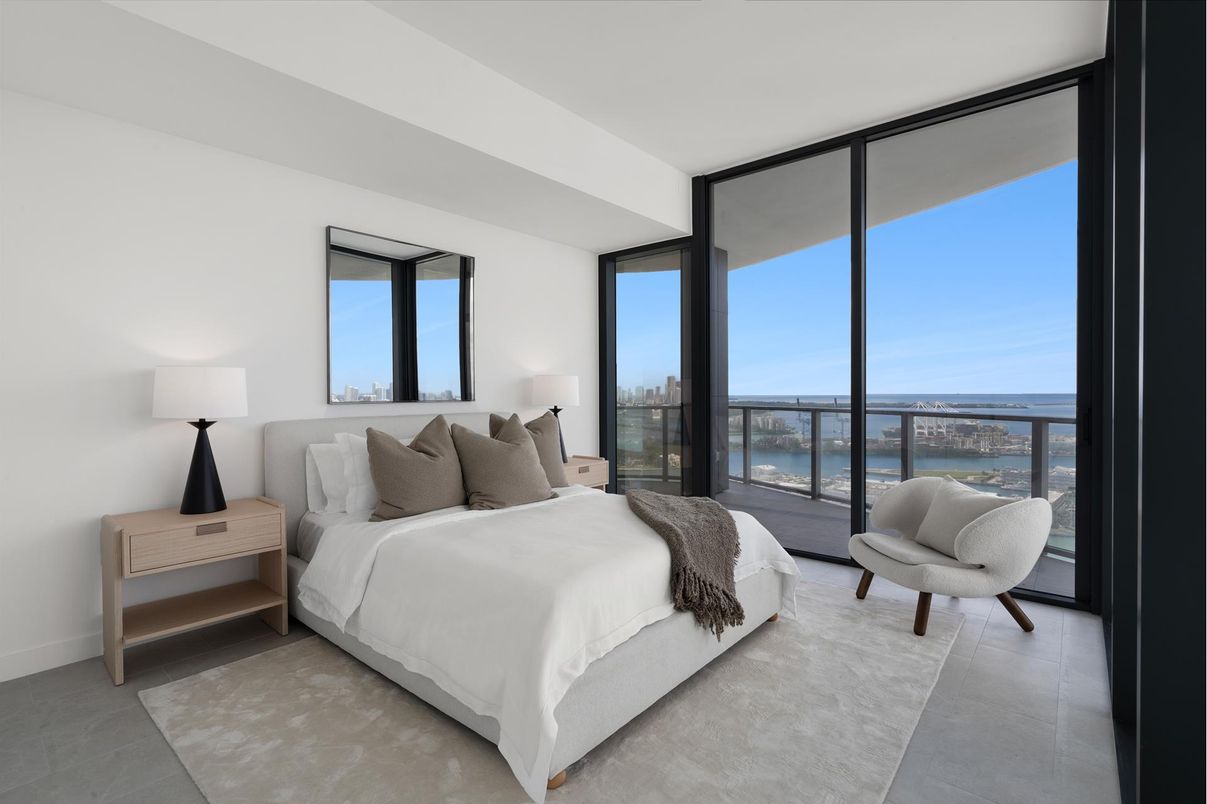Bedroom, Interior, Water