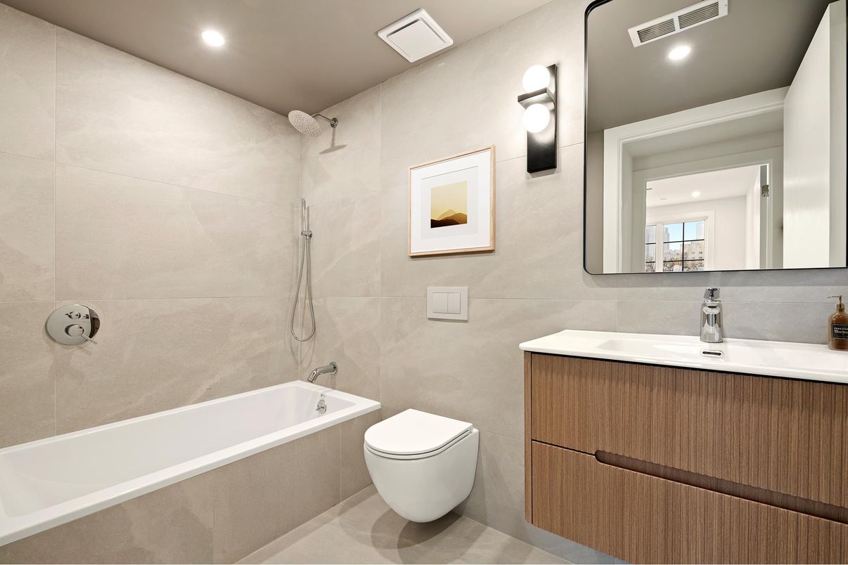 Bathroom, Interior, Recessed Lighting