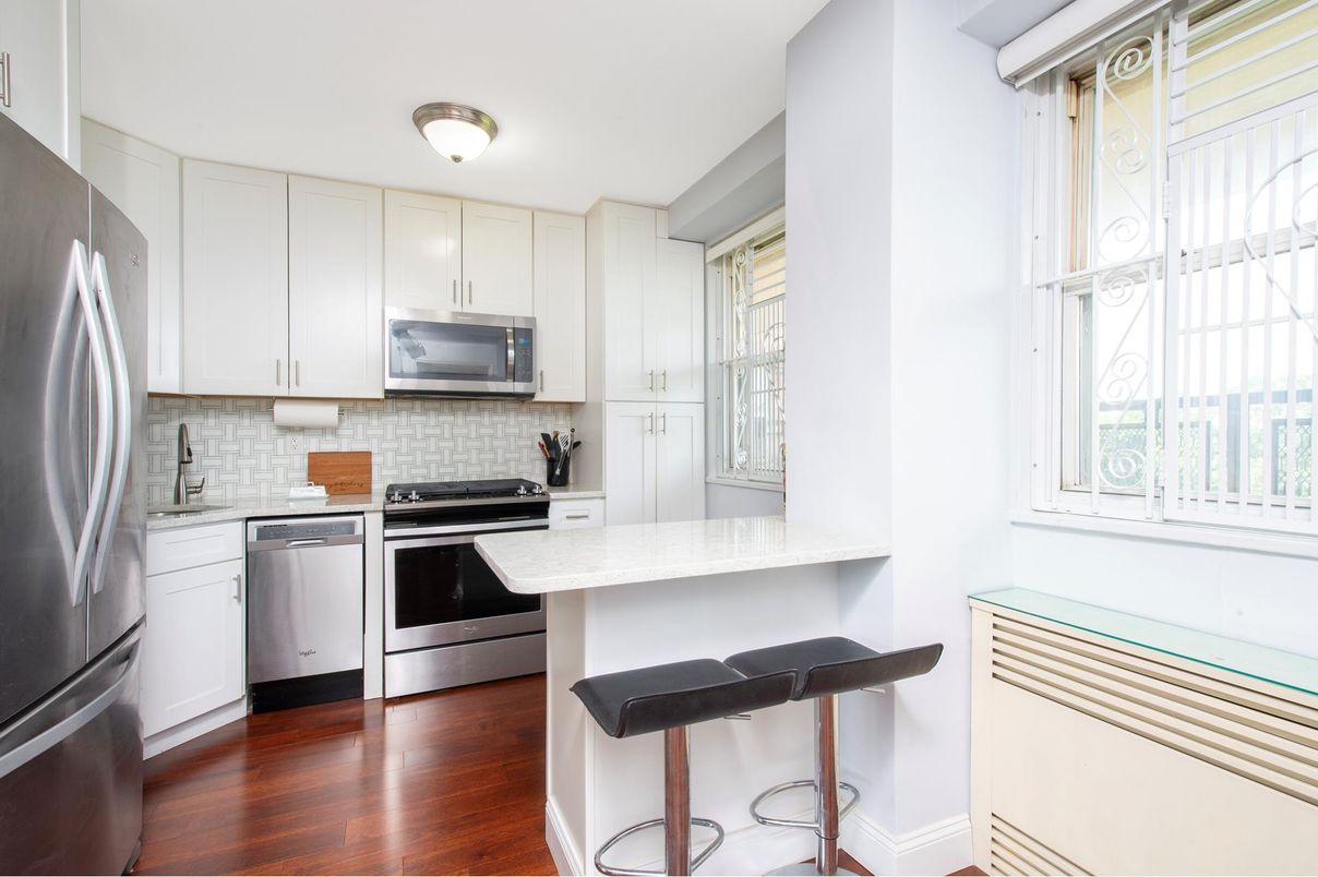 Interior, Kitchen, Stainless Steel Appliances, Wood Texture Flooring