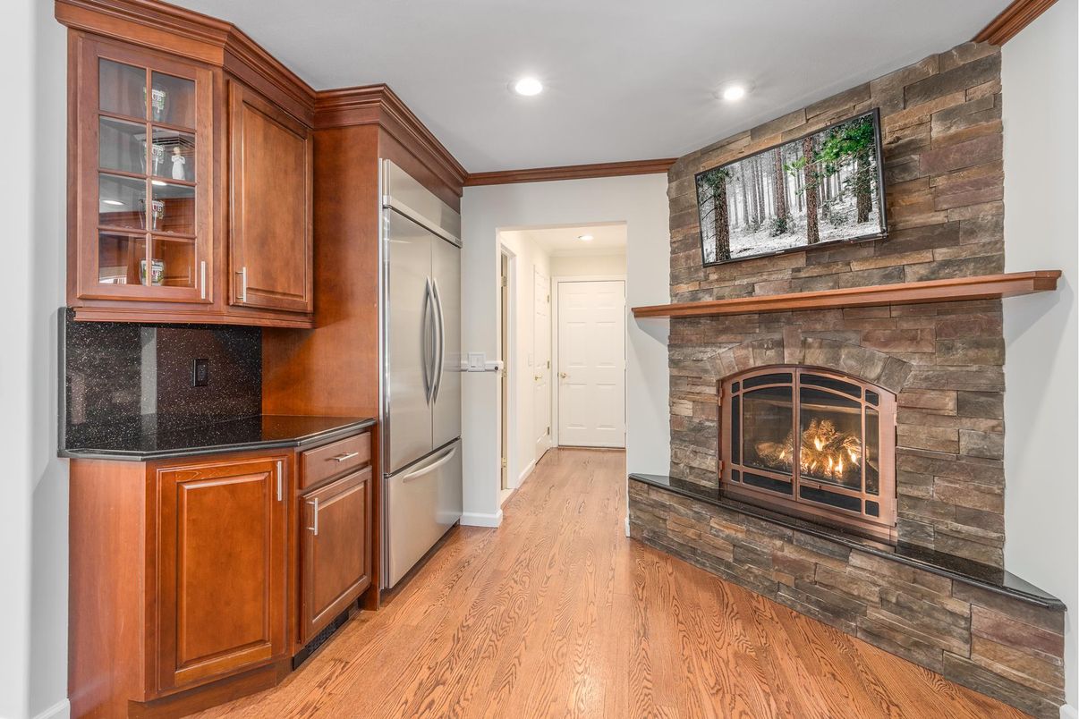 Fireplace, Interior, Kitchen, Recessed Lighting, Wood Texture Flooring