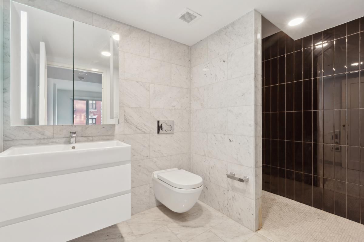Bathroom, Interior, Marble, Marble Walls, Recessed Lighting