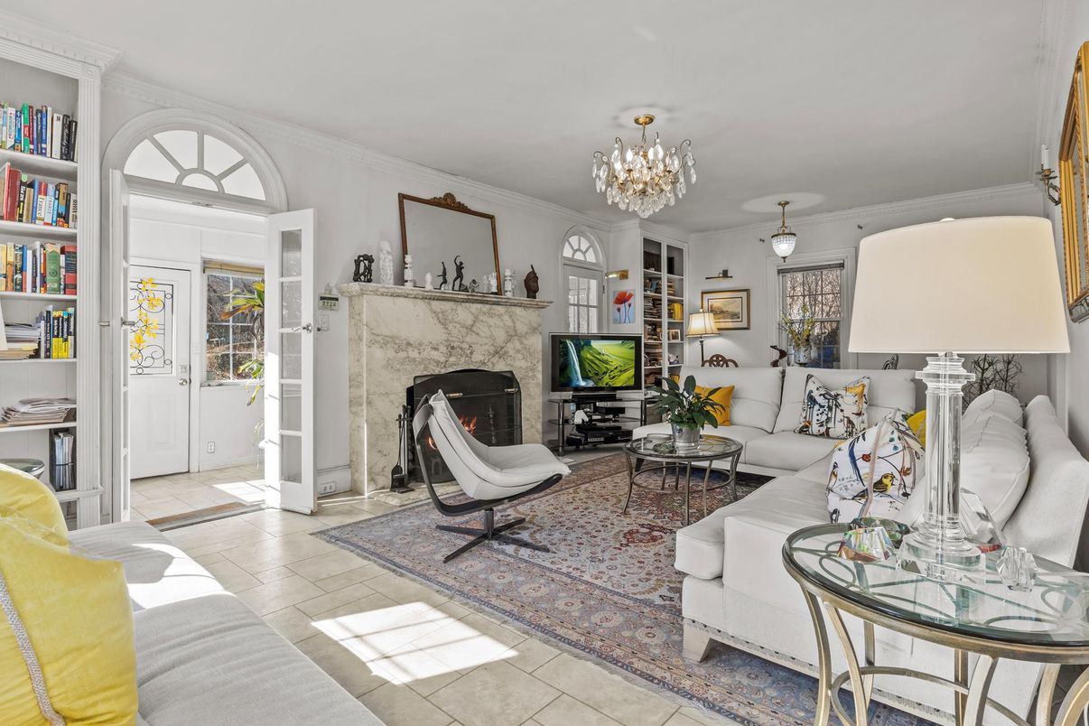 Chandelier, Fireplace, Interior, Living room