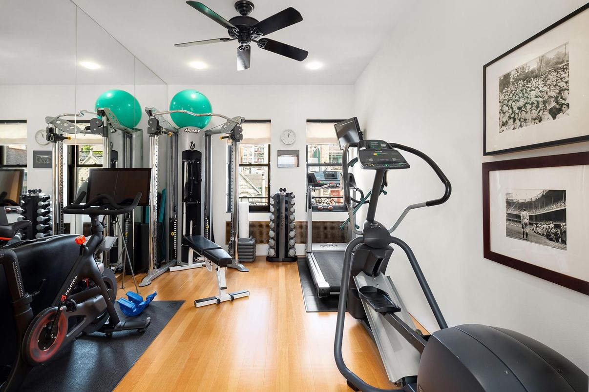 Fitness Equipment, Interior, Recessed Lighting, Wood Texture Flooring