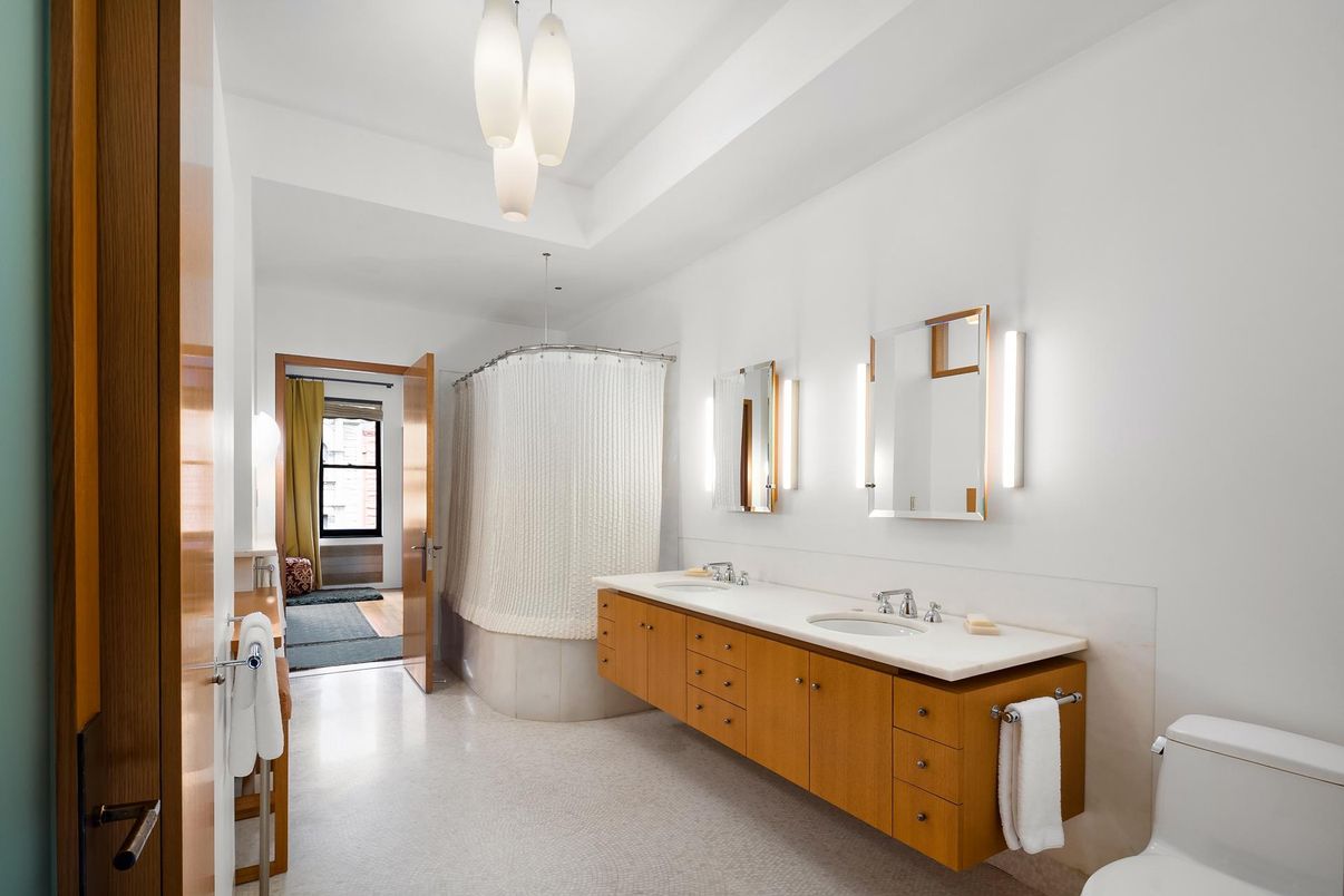 Bathroom, Dual Sink Vanities, Interior